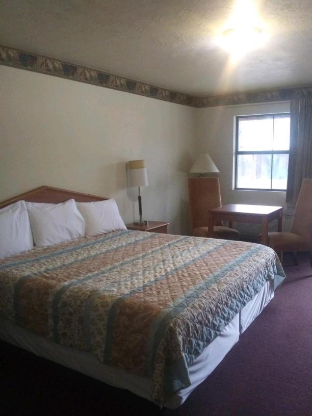 Whispering Creek Lodging & Rv Resort Newton Kültér fotó