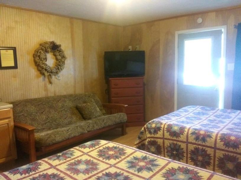 Whispering Creek Lodging & Rv Resort Newton Kültér fotó
