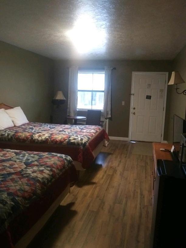 Whispering Creek Lodging & Rv Resort Newton Kültér fotó