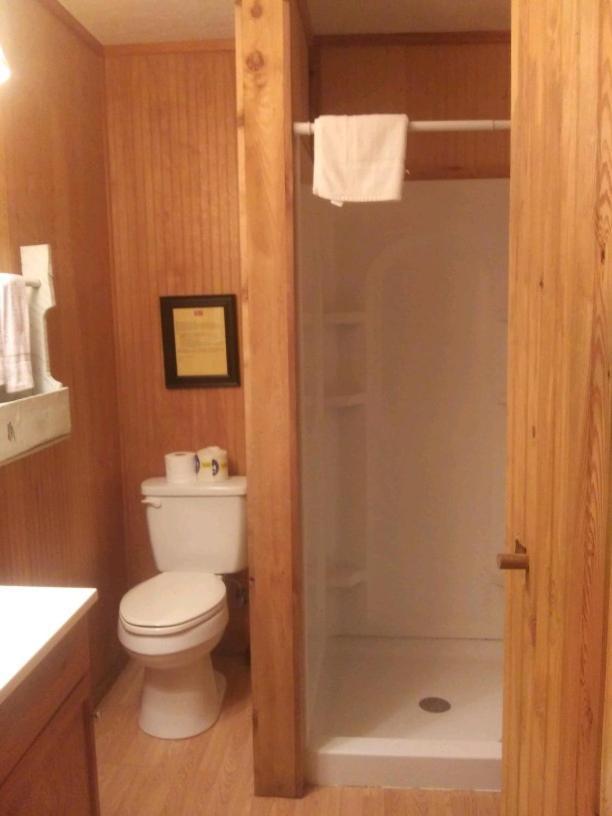 Whispering Creek Lodging & Rv Resort Newton Kültér fotó